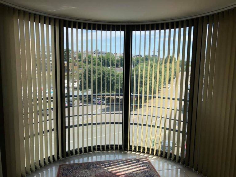 Pose de tous stores intérieurs autour du Mans dans la Sarthe